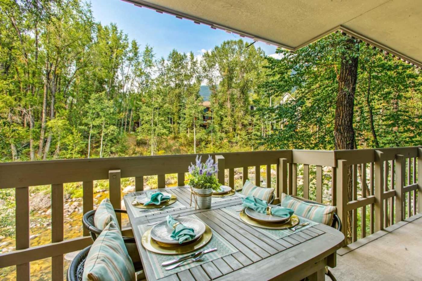 Designer 2 Bedroom On River With Pool - Walk To Town! Aspen Extérieur photo