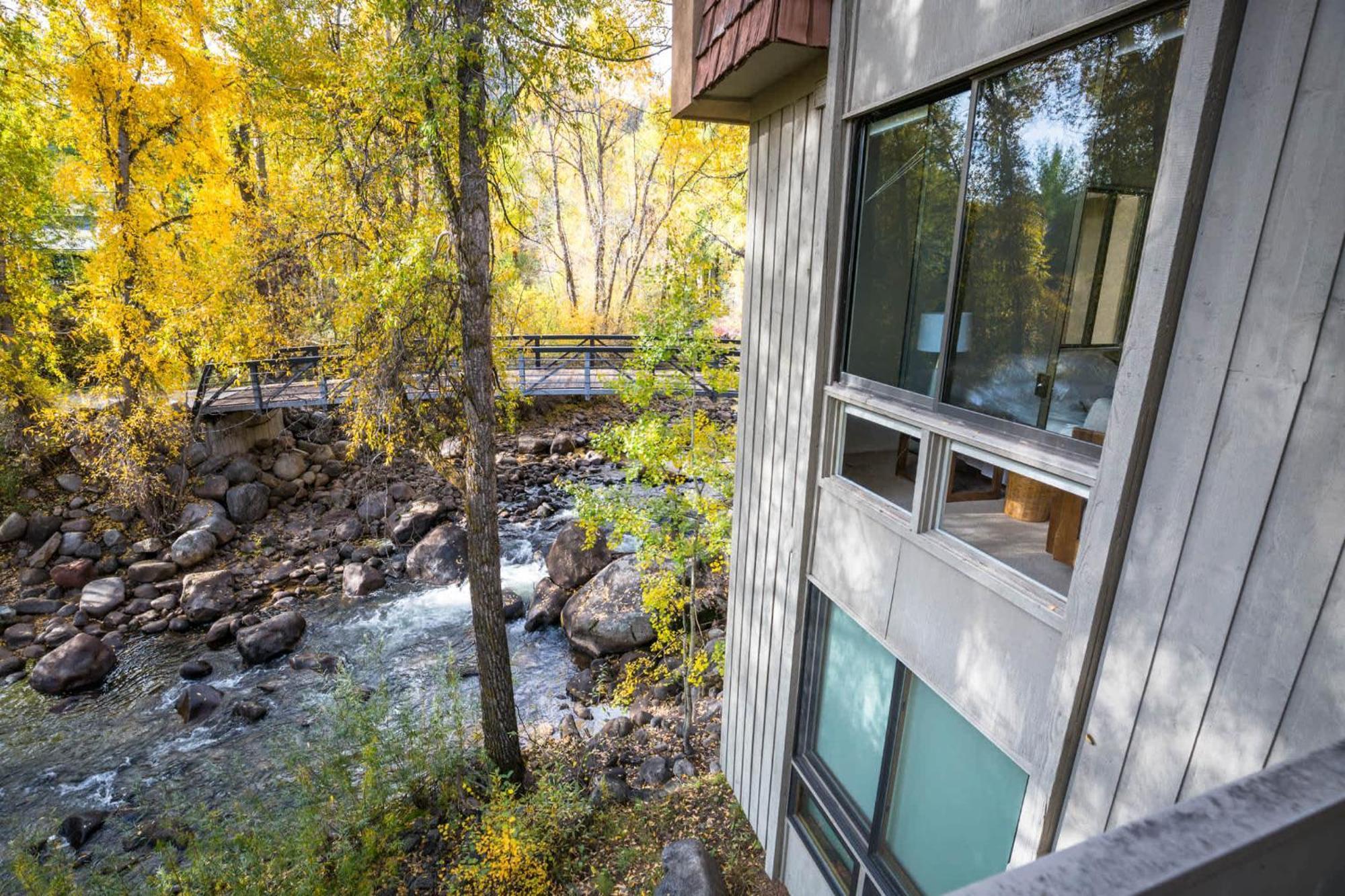 Designer 2 Bedroom On River With Pool - Walk To Town! Aspen Extérieur photo